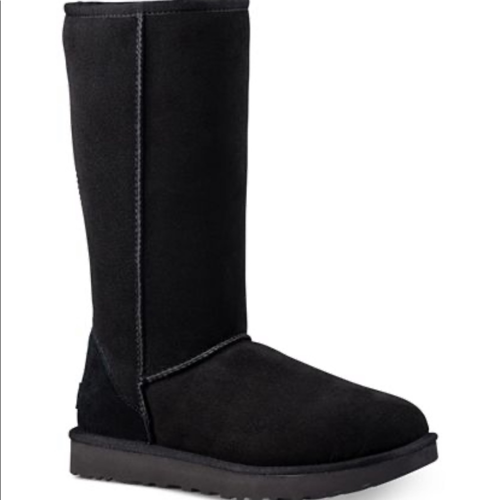 UGG Women's Classic II Tall Boots (Mint Condition)